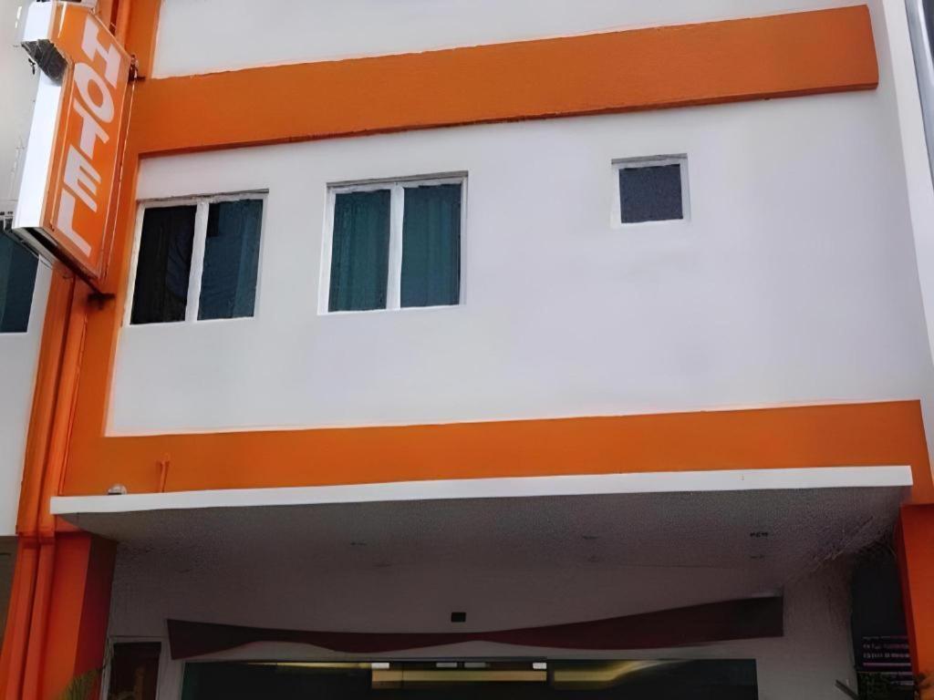1 Hotel Mahkota Cheras Exterior foto